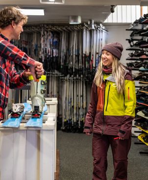 Entretien du matériel de ski : l’expertise Sport 2000 pour des équipements sûrs et performants